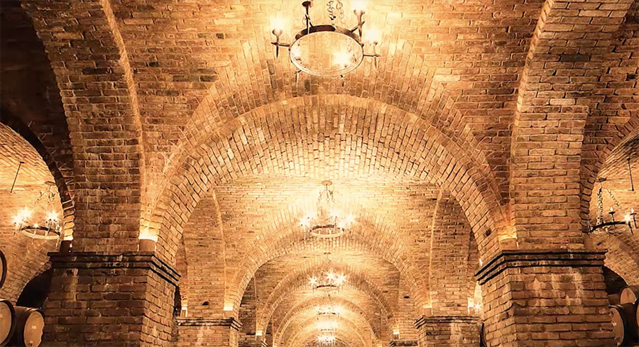 Castello di Amorosa ceilig