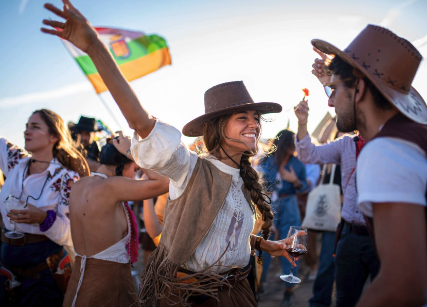 Vintae Wine Fest people celebration